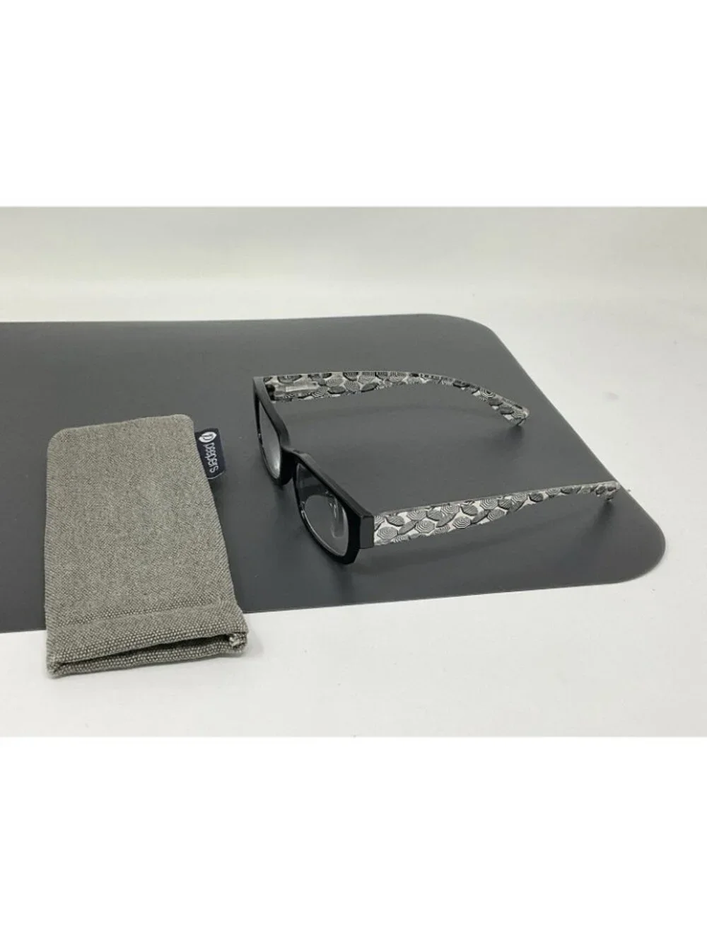 South Beach Peepers Black Reading Glasses +1.25